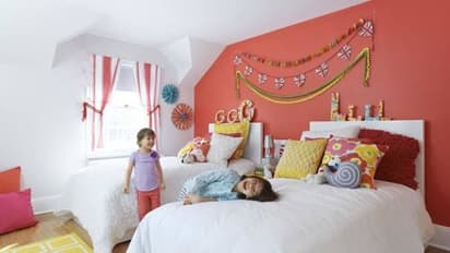 ரொம்ப ஆபத்து- குழந்தைகள் தூங்கும் அறையில் வைக்கக் கூடாத பொருட்கள்!!