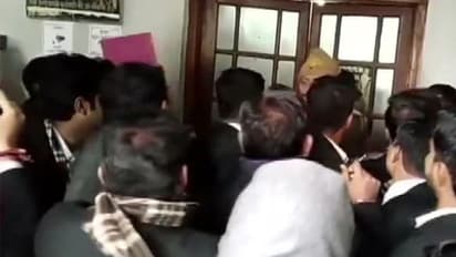 कोर्ट में ताबड़तोड़ 20 राउंड फायरिंग, जज के सामने ही पेशी पर आए मुख्तार अंसारी के करीबी की हत्या