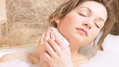 Health Tips : অতিরিক্ত সাবান ব্যবহারে বাড়ছে লিভার ক্যান্সারের ঝুঁকি, স্নানের আগেই সতর্ক হোন