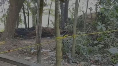 জ্বলন্ত পাটকাঠির গাদায় মিলল গৃহবধূ ও প্রতিবেশীর যুবকের দেহ, চাঞ্চল্য বনগাঁয়