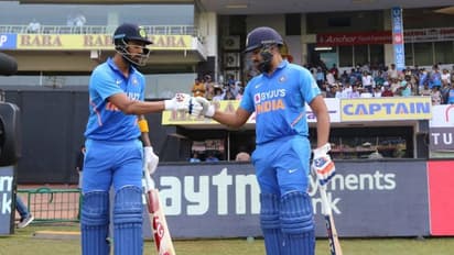 டி20 உலக கோப்பையில் ரோஹித் சர்மாவுடன் அவரே தொடக்க வீரராக இறங்கலாம்..! ஆகாஷ் சோப்ரா அதிரடி