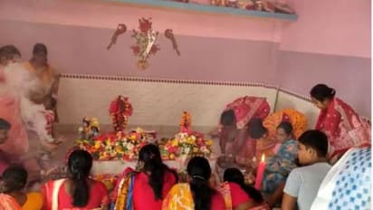 মূর্তি, পুরোহিত ছাড়াই কালী আরাধনা, অগ্রহায়ণের শেষ দিনে বলাগড়ে একশো বছরের পুজো