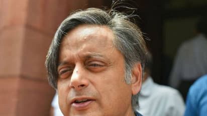 കേന്ദ്രമന്ത്രിയുടെ അക്കൗണ്ട് ലോക്ക് ചെയ്ത സംഭവം; ട്വിറ്ററിനോട് വിശദീകരണം തേടുമെന്ന് ശശി തരൂര്