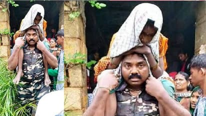 ಕುಸಿದು ಬಿದ್ದ ಮಹಿಳೆ ಹೊತ್ತು ತಿರುಪತಿ ಬೆಟ್ಟ ಹತ್ತಿದ ಪೊಲೀಸ್‌!