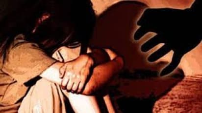 बड़ी बहन के बाद अब छोटी बहन से किया दुराचार, मां बाप कर चुके हैं आत्महत्या, जेल से बाहर आया है दरिंदा