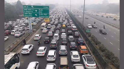 जाम हुई दिल्ली, गुडगांव और नोएडा का भी बुरा हाल