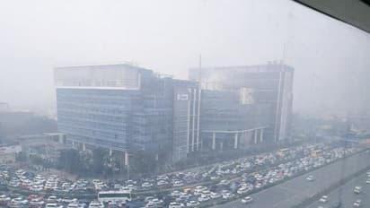 गुड़गांव में 10 किमी. लंबा जाम, विस्तारा के चीफ कमर्शियल ऑफिसर ने लिखा, दिल्ली में मुश्किल स्थिति