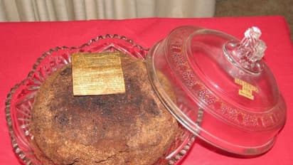 ১৪০ বছর আগে ক্রিসমাসে বানানো ফ্রুট কেক, উত্তরাধিকার সূত্রে সংরক্ষণ করে এই পরিবার