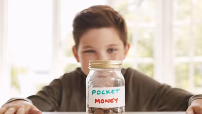 ವಿದ್ಯಾರ್ಥಿಗಳೇ, ಪಾಕೆಟ್ ಮನಿ ಉಳಿಸಲು ಸಾಧ್ಯವಾಗುತ್ತಿಲ್ವ? ಹಾಗಾದ್ರೆ ಈ 10 ಟಿಪ್ಸ್ ಫಾಲೋ ಮಾಡಿ