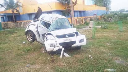 அதிகாலையில் கோரவிபத்து..! புளியமரத்தில் பயங்கரமாக மோதிய கார்..! இருவர் உடல்நசுங்கி பரிதாப பலி..!