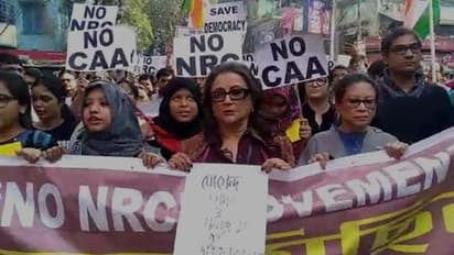 সিএএ নিয়ে 'ভুয়ো ছবি' পোস্ট, অপর্ণা সেনকে আইনি নোটিস