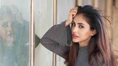 மதுவிற்கு ஆசைப்பட்டு மோசம் போன நடிகை... அதிரடியாய் மீட்ட போலீஸ்...!