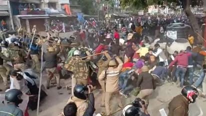 योगी सरकार ने कई शहरों में बंद की इंटरनेट सेवाएं, धारा 144 लागू