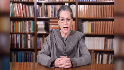 மக்கள் என்ன நினைக்கிறார்களோ அதை செய்யுங்க !! மோடிக்கு சோனியா அறிவுரை !!