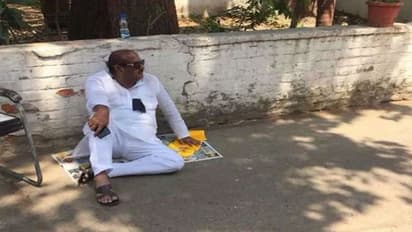 మాజీ ఎంపీ జేసీ దివాకర్ రెడ్డికి భారీ షాక్