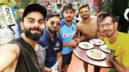 IND vs WI: రేపే విండీస్ తో కీలక వన్డే: జట్టు సభ్యులతో విరాట్ కోహ్లీ ఎంజాయ్