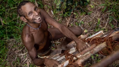 అమానుషం : పగతో మనుషుల్ని చంపి తిన్నారు.. తినాల్సిన పందుల్ని వదిలేశారు..!