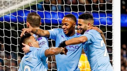 গার্ড অফ অনার ও চার গোলের লজ্জার হার,ইপিএল চ্যাম্পিয়নদের উপহার দিল ম্যান সিটি