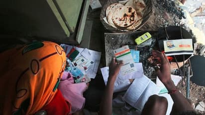 সহজেই মিলছে ভুয়ো ভারতীয় পরিচয়, মমতার রাজ্যেই, আটক বাংলাদেশি দিল ভয়ঙ্কর তথ্য