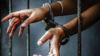 இந்திய கப்பற்படை ரகசியங்கள் கசிந்தன...!! பாகிஸ்தானுக்கு   உளவு சென்ன  7 மாலுமிகள் கைது..!!