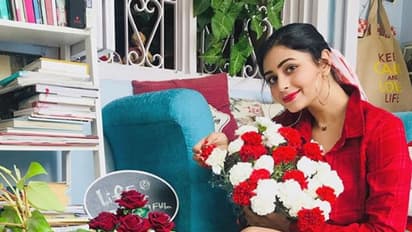 লাল-কালো সেডে হট ঋতাভরী, বোল্ড লুকে ছবি ঝড় তুলছে নেটপাড়ায়