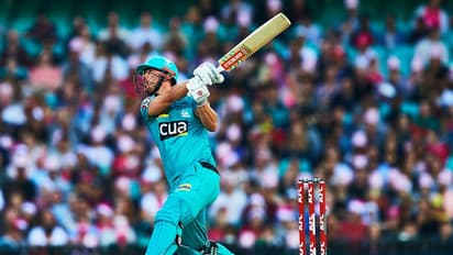 கிறிஸ் லின் காட்டடி.. கேகேஆர் அணி மீதான மொத்த கோபத்தையும் பிபிஎல்லில் எதிரணி மீது இறக்கும் கிறிஸ் லின்