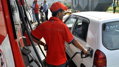 ফের ৭৪টাকা পেট্রোলের দাম, রবিবার আরও সস্তা হল জ্বালানি