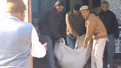 अचानक जानवर बन गया पति, पत्नी़ और बेटी को एक झटके में सब्जी भाजी की तरह काट डाला, ये बनी मौत की वजह