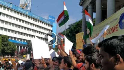 ಟೌನ್ ಹಾಲ್ ನಿಂದ ತೆರಳುತ್ತಿದ್ದ ಕಾರ್ಯಕರ್ತನ ಮೇಲೆ ರಾಡ್ನಿಂದ ಹಲ್ಲೆ