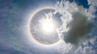 Surya Grahan 2022: इतने बड़े सूर्य को कैसे ढक लेता है छोटा सा चांद, जानें सूर्यग्रहण के दिलचस्प फैक्ट्स  