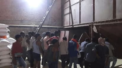 एक साथ सुकून की नींद सोए थे 2 साथी, सुबह 4 बजे दोनों चीखने लगे, एक की मौत तो दूसरा किस्मत से बचा