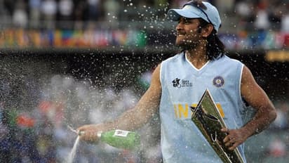 ফের অধিনায়ক ধোনি, ক্যাঙ্গারুর দেশ থেকে এল বিরল সম্মান