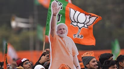 কলকাতায় পা রাখার আগেই মোদীর টুইট, পশ্চিমবঙ্গে যাওয়ার জন্য মুখিয়ে আছি