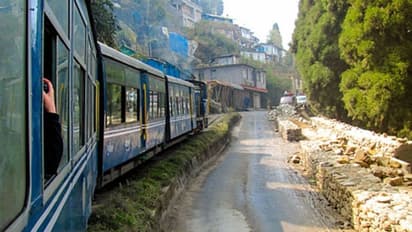 বিপত্তি ভূলে ভ্রমণমুখি পর্যটক, শীতের ছুটিতে দার্জিলিং-এ উপচে পড়া ভিড়