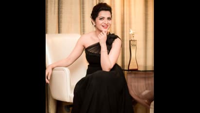 ஹீரோயினுக்கு ரூட் போடும் தொகுப்பாளினி டிடி! விவாகரத்துக்கு பின்பு ஓவர் கிளாமருக்கு தாவி வெளியிட்ட ஹாட் புகைப்படங்கள்!