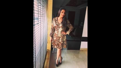 40ஐ தாண்டியும் கவர்ச்சியில் உசுப்பேற்றும் பூமிகா... இளசுகளை இம்சிக்கும் ஏக்கச்சக்க ஹாட்!