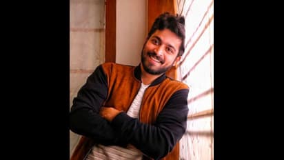 குழந்தைகளை வாரிக்கொடுக்கும் "தாராள பிரபு"வாக மாறிய ஹரிஷ் கல்யாண்... சோசியல் மீடியாவில் வைரலாகும் அதிரடி போஸ்டர்...!