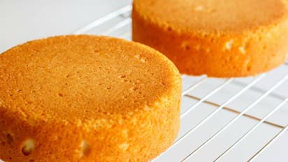 ക്രിസ്മസ് സ്പെഷ്യൽ; വാനില കേക്ക് തയ്യാറാക്കാൻ ഇത്രയും എളുപ്പമോ...?