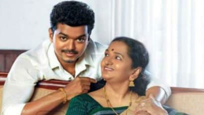 தளபதியின் தாயார் செய்த செயலால் உற்சாகமடைந்த ரசிகர்கள்..! அதிகரிக்கும் வரவேற்பு..!