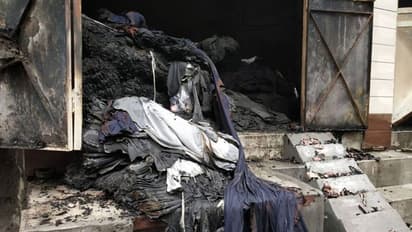 ஜவுளிக் கிடங்கில் பயங்கர தீ விபத்து... உடல் கருகி உயிரிழந்த 9 பேருக்கு ரூ.10 லட்சம் நிவாரணம்..!