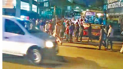 ಬಿಎಸ್ವೈಗೆ ಮುತ್ತಿಗೆ ಯತ್ನ: 13 ಕಾಂಗ್ರೆಸ್ಸಿಗರ ಬಂಧನ