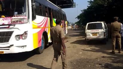 கண்ணிமைக்கும் நேரத்தில் கோர விபத்து..! கணவர் கண்முன்னே உடல் நசுங்கி மனைவி பரிதாப பலி..!