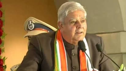 ममता राज में एक बार फिर राज्यपाल का अपमान, टीएमसी समर्थित छात्रों ने कुलाधिपति को नहीं घुसने दिया यूनिवर्सिटी में