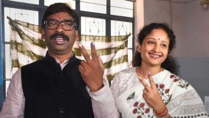 సీఎం పీఠాలు ఎక్కిన నేతలు: తెర వెనక భార్యల వ్యూహాలు