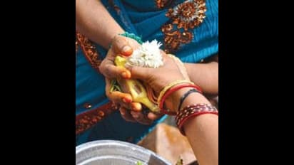 தாம்பூலத் தட்டில் திருமண அழைப்பிதழ்..! இதுநாள் வரை தெரியாத ரகசியம்..!