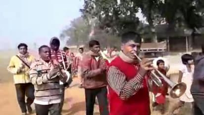 শতায়ুর মৃত্যুতে আনন্দে মাতল গ্রাম, ব্য়ান্ড-বাজার সঙ্গে ফাটল বোমা