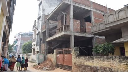 आग का गोला बनकर सड़क पर दौड़ी सास, पेट्रोल डालकर मौत देने वाला दामाद फरार