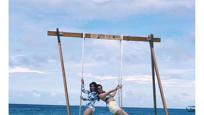 டூர் போன இடத்தில அக்கா, தங்கச்சி போடும் ஆட்டம் இருக்கே.... அகர்வால் சிஸ்டர்ஸ் பண்ற லூட்டிய நீங்களே பாருங்க...!