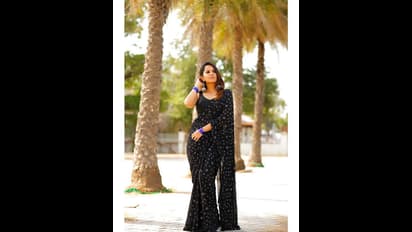 బ్లాక్ శారీలో అనసూయ.. హాట్ మెస్ అంటూ మైండ్ బ్లాక్