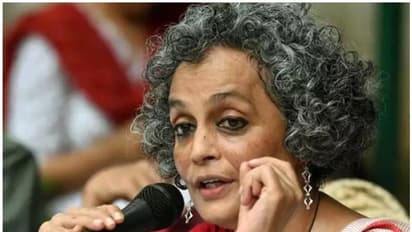 'ഇസ്ലാമോഫോബിയ സ​ർ​വ​സാ​ധാ​ര​ണ​മാ​ക്കാ​നു​ള്ള ശ്രമങ്ങൾ നടക്കുന്നു': അ​രു​ന്ധ​തി റോ​യ്